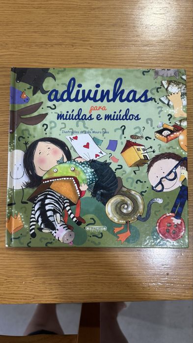 Livros infantis usados