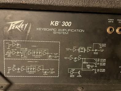 Amplificador Peavey KB 300 - 300W