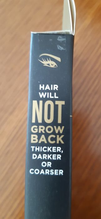 delineador de sobrancelhas novo