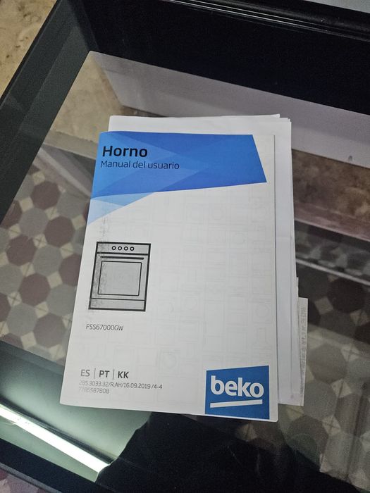 Fogão BEKO elétrico com placa vitroceramica com 4 áreas. Forno nunca usado