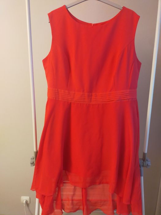 Sukienka czerwona wieczorowa 50