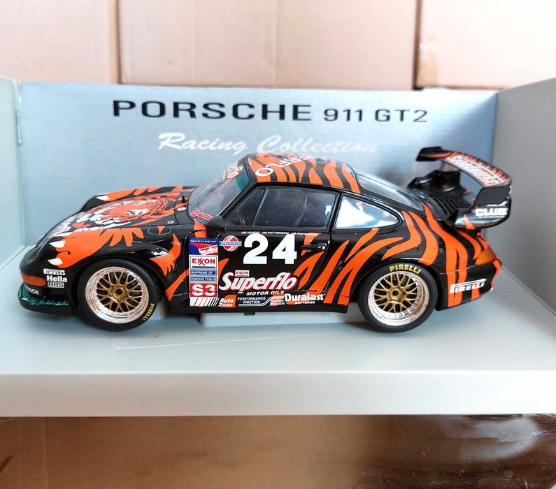 Miniatura UT Models 1/18 Porsche 911 993 GT2 #24 Sebring 1998