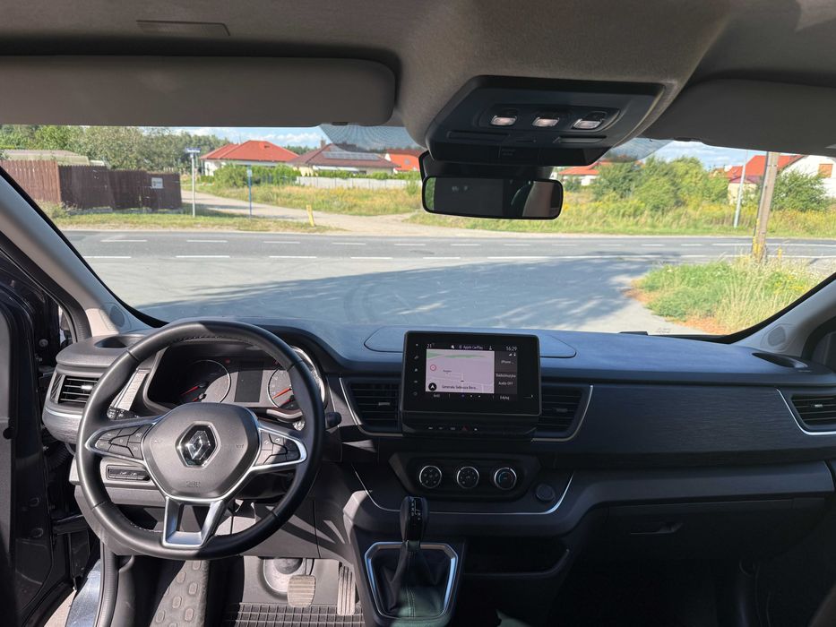 Bus na wynajem 9. osobowy. Renault Trafic Long 2024,