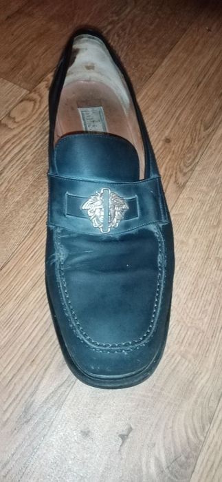 Продам обувь лоферы Versace. Под ремонт.