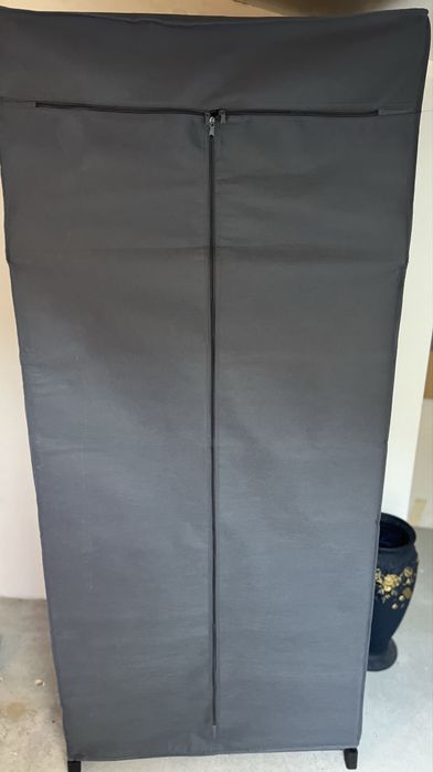 Vende-se roupeiro em tecido 1,70x75x50