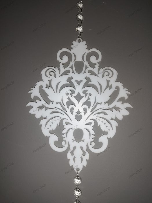 Zawieszka do okna girlanda ażurowa dekor biały