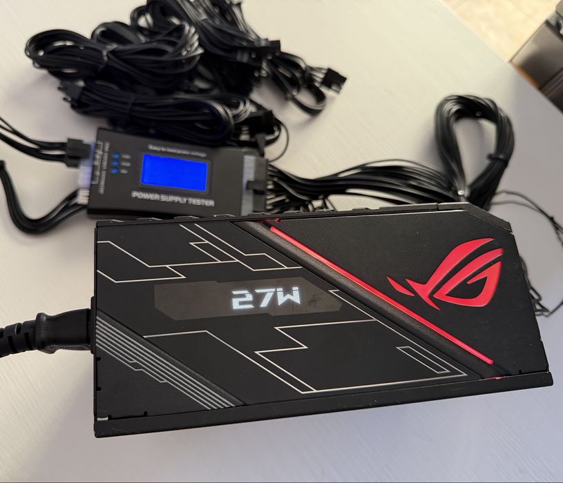 Asus ROG Thor 1200w platinum, wyswietlacz, RGB