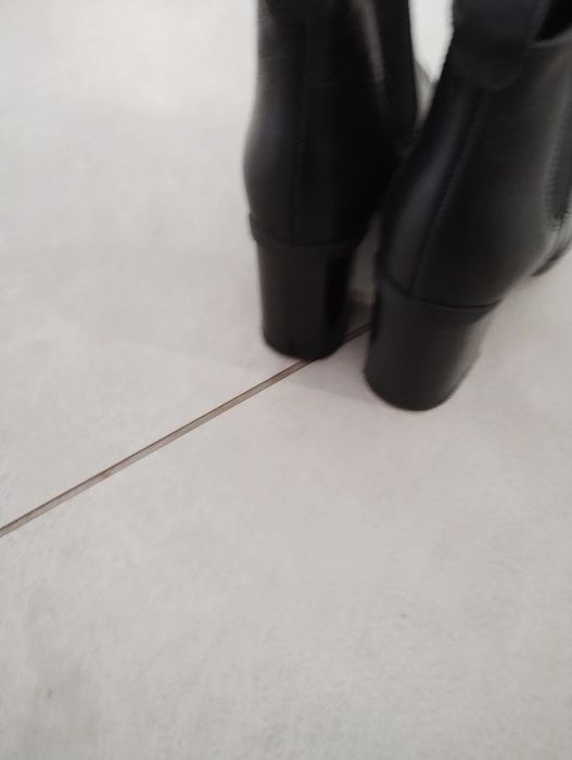 Sprzedam botki skórzane