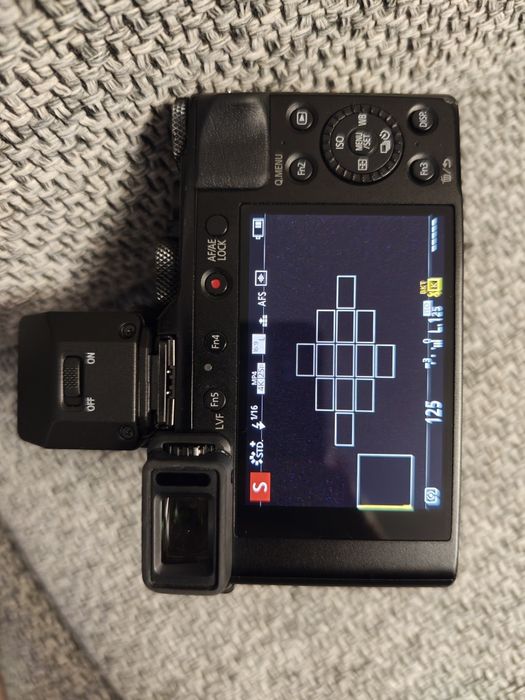Panasonic Lumix DC-LX100 II Mark 2 kompakt premium z 4 akumulatorami!