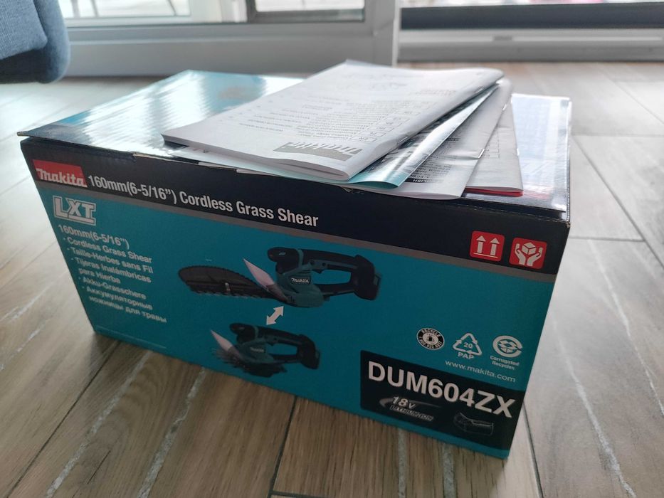 Makita Nożyce akumulatorowe DUM604ZX 16 cm do trawy i do