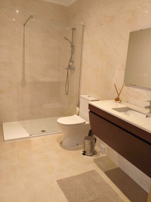 Apartamento T3| Andar de Moradia| amplo, totalmente mobilado e equipado_ ANUAL