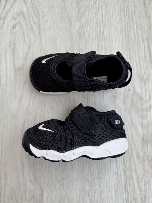 Сандалі Nike 22 розмір