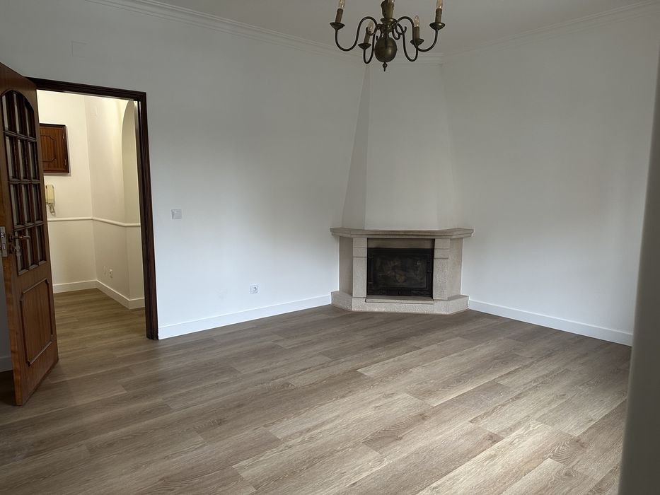 T2 Mem Martins Ouressa Sintra