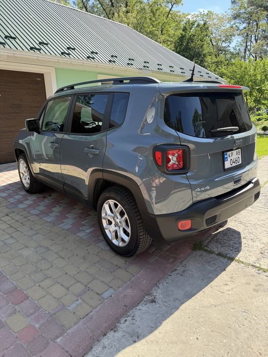 Jeep renegade 2018 року