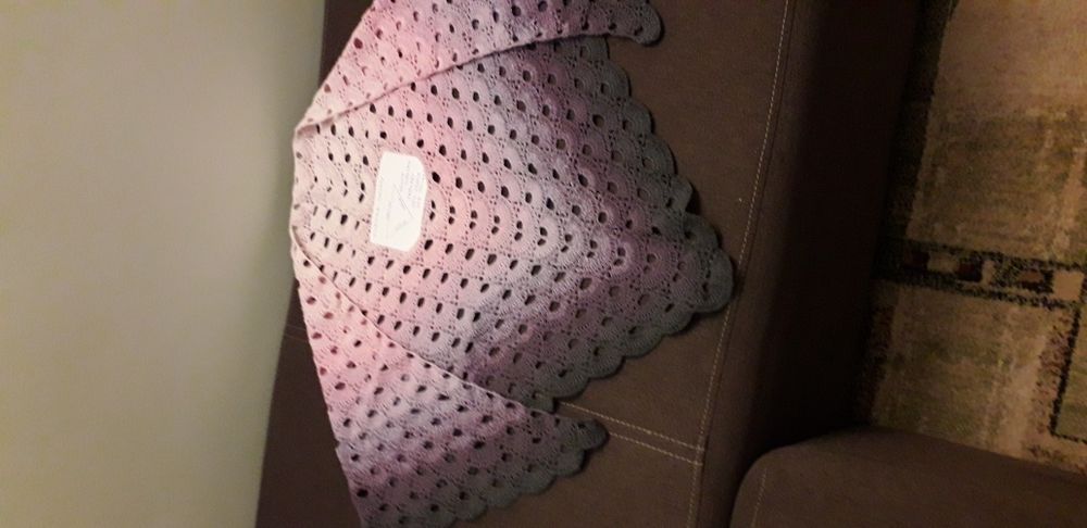 Chusta wykonana szydełkiem -rękodzieło