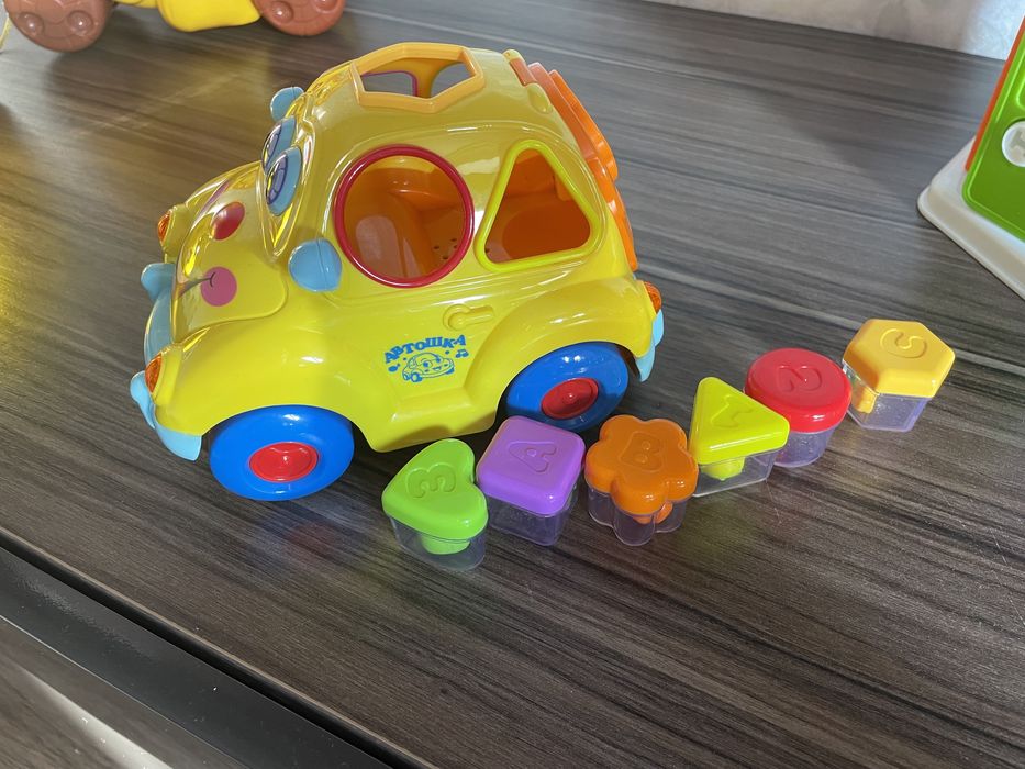 Дитячі розвиваючі іграшки