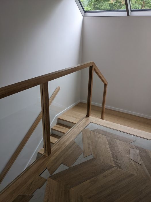 Schody drewniane balustrady producent