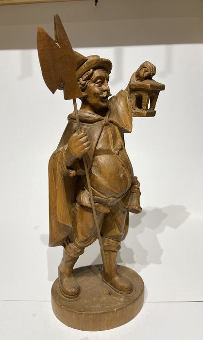 Rzezba z drewna figurka drewniana