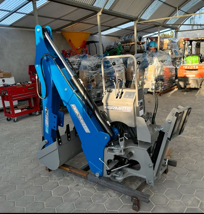 Retroescavadora (Retro)para trator BH660