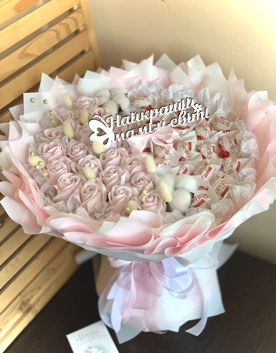 Букети з цукерок Смачні подарунки Чоловічі букети До дня закоханих