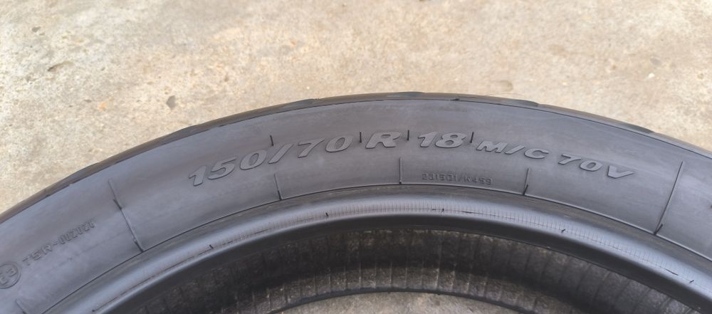 Резина 90.90.R21 i 150.70.R18.Ціна вказана за 1 шт.