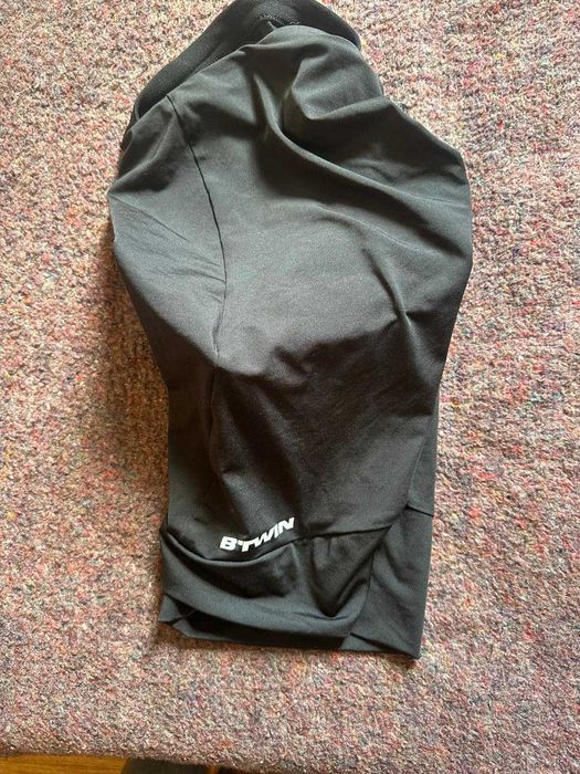 Calças rasgadas de ganga