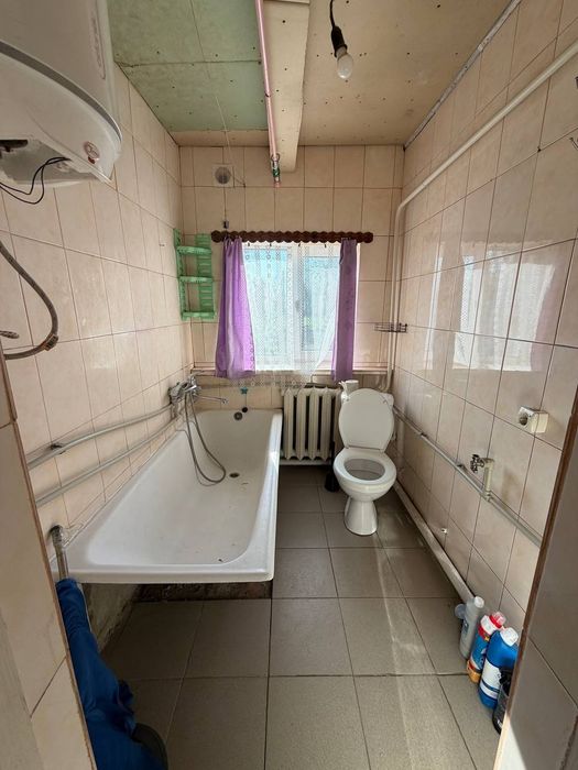 Продаж будинку поруч з річкою