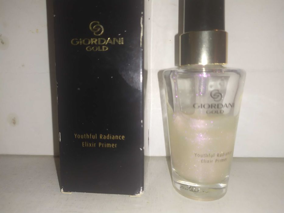 Антивозрастная основа-эликсир под макияж Oriflame Giordani Gold.