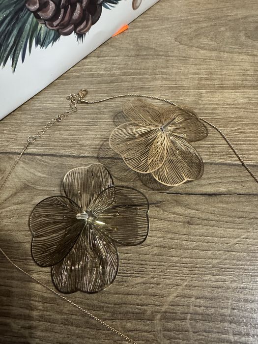 Золотое кольцо серьги цепочка с цветком Francelli с жемчугом