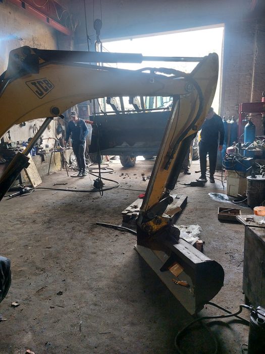 Продам мініекскаватор JCB 8030