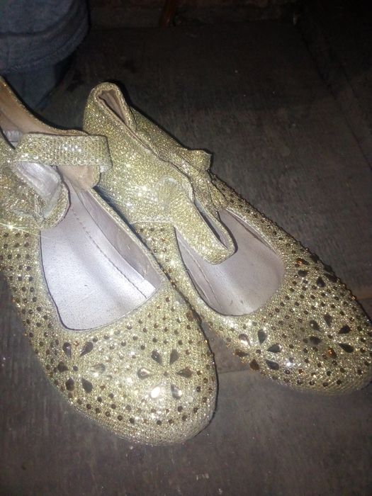 Туфельки з камінчиками