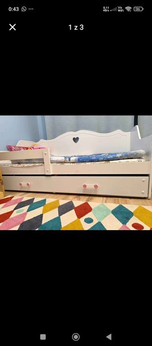 Łóżko z materacem