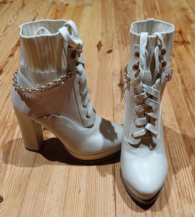 Продам нові черевички. Елегантні, зручні та вишукані.