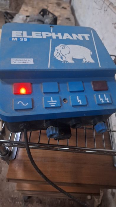 Eletrificador de cerca elétrica