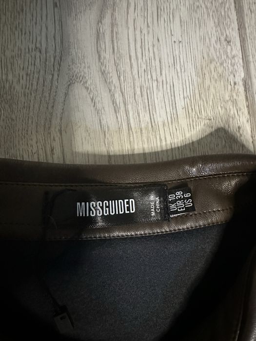 Продам коричневу сорочку MISSGUIDED