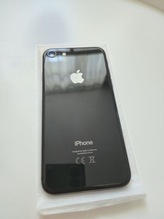 iPhone 8 256 GB – sprawny, 74% baterii