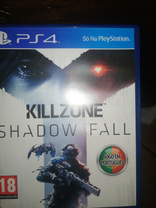 Playstation 4 normal com jogo incluído/comando incluído