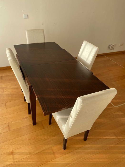 Conjunto de mesa e 4 cadeiras de sala de jantar