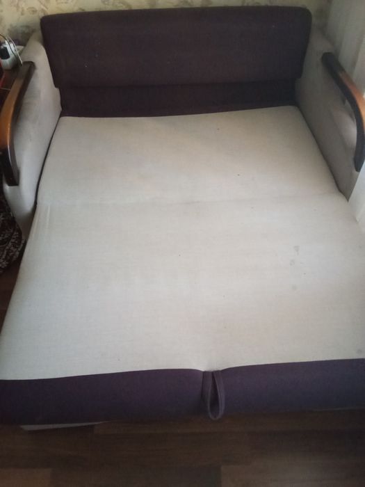 Продам диван в хорошому стані.