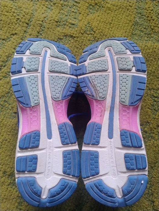 Жіночі бігові кросівки ASICS Gel-Nimbus 19 (Оригінал) • Розмір 42 (26.5 см)