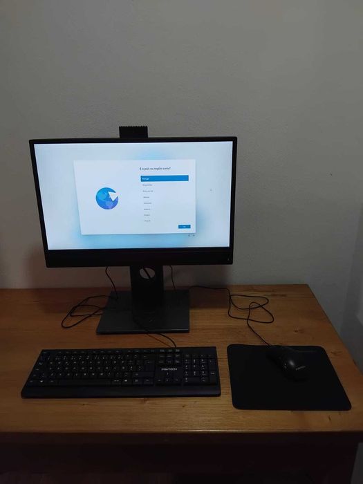 High-Performance All-in-One DELL Supercomputer for Demanding Users and Office Chair64563869346177123