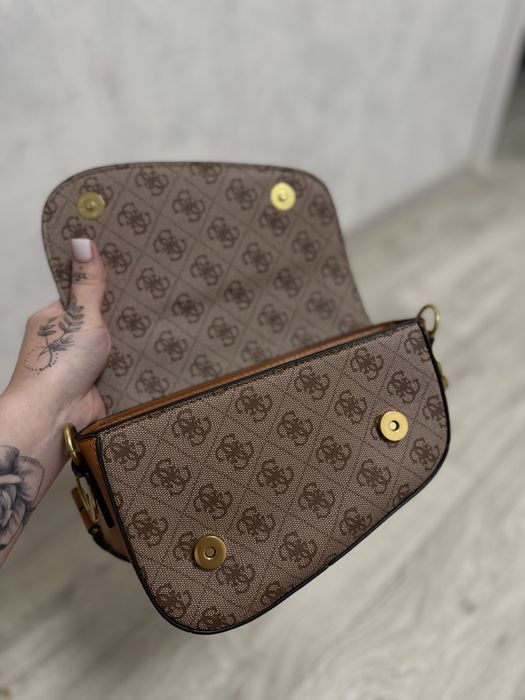 Сумка от Guess новая