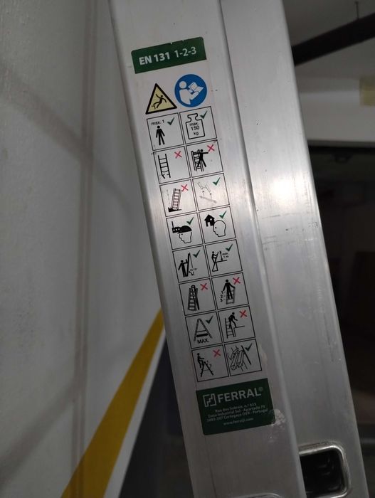 Escadote de Alumínio Ferral – 2 Secções | 150 kg