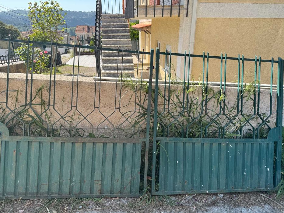 Portões de ferro para entrada de 2,5m