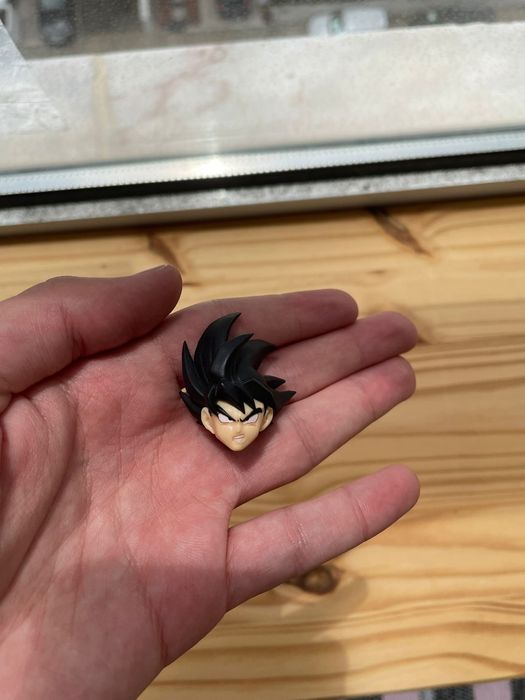 SH Figuarts Bandai Son Goku - a Saiyan raised on earth + Cabeça extra