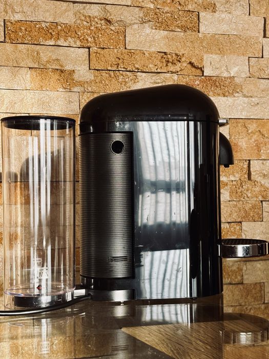 Máquina café Nespresso Vertuo – preta – excelente estado