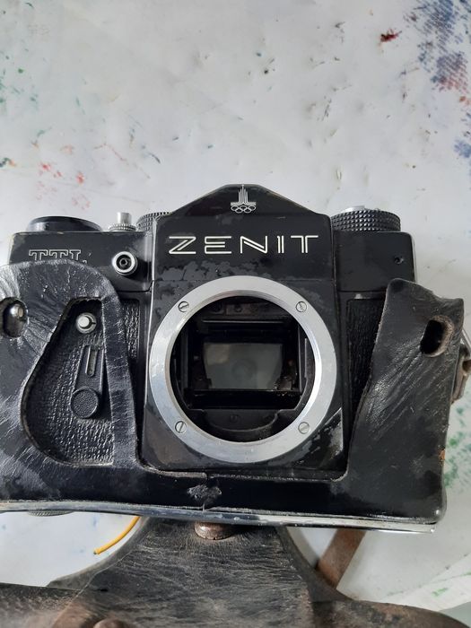 Фотопарат ZENIT TTL без об'єктива в шкіряному футлярі