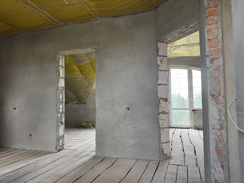 Продаж / будинок / коробка : с. Мощена/ 2 км від міста