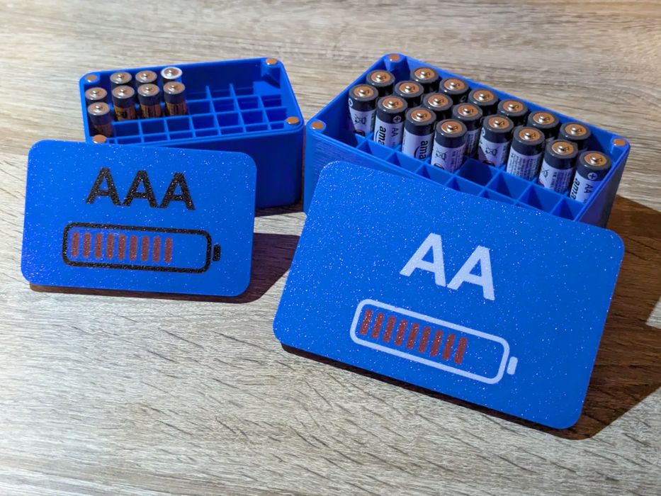 Compact AA AAA C D PP3 Battery Box with Magnetic Lid64552487367939120