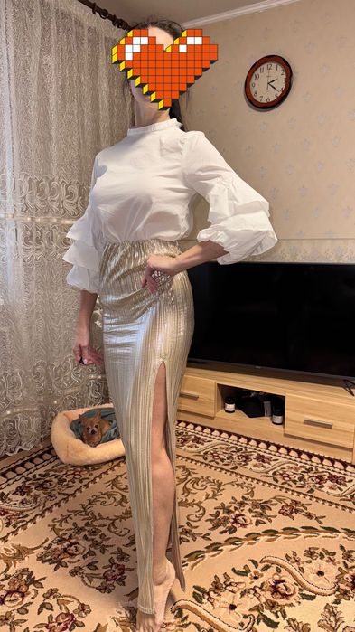 Золота спідниця з розрізом Юбка на свято Народження 8 березня